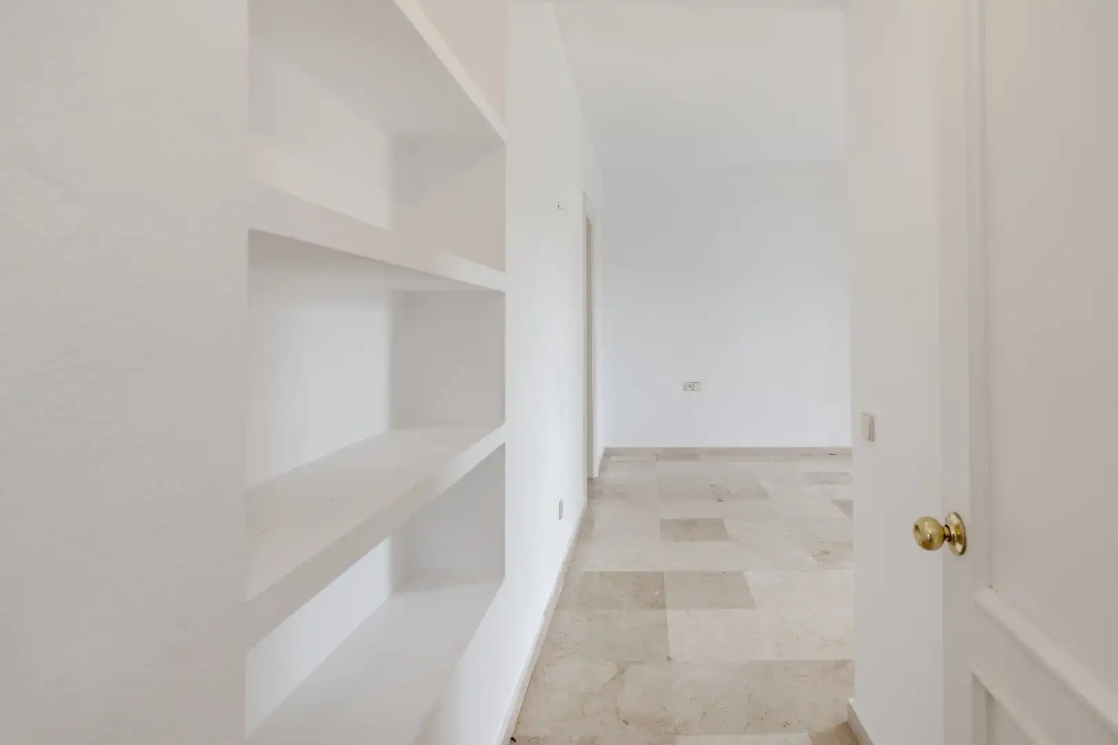 Piso en venta en Marbella con Terraza, Trastero y Balcón
