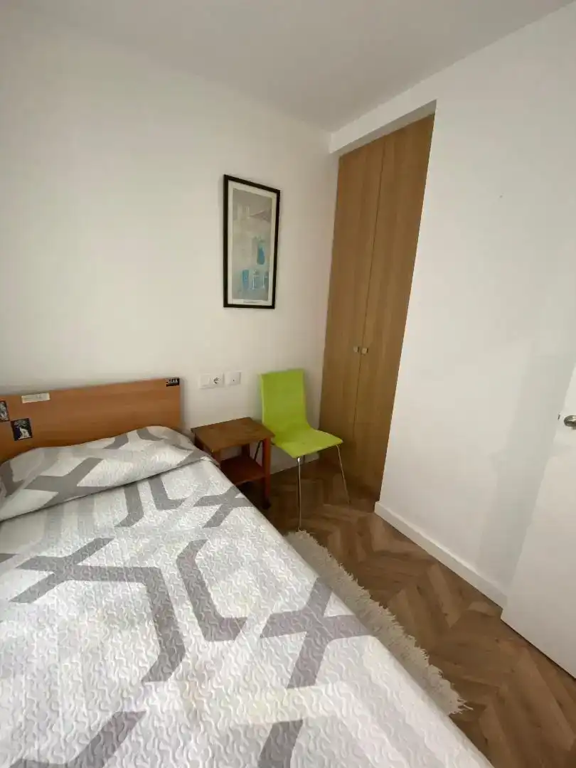 Schlafzimmer von Wohnung zur untervermieten in Reus mit Parkett, Möbliert und Ofen