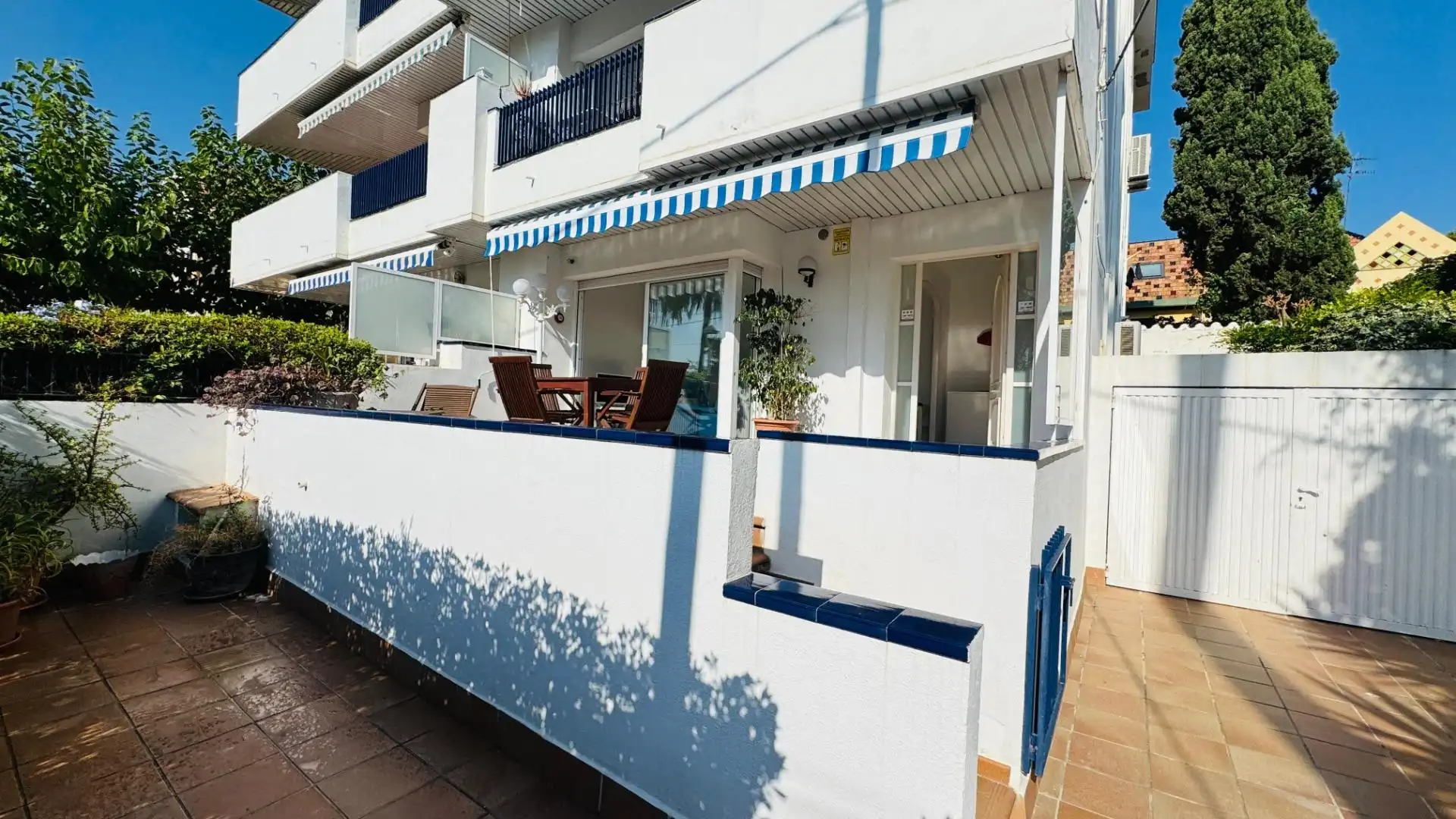 Terrasse von Erdgeschoss zur Miete in Vilanova i la Geltrú mit Klimaanlage, Heizung und Terrasse