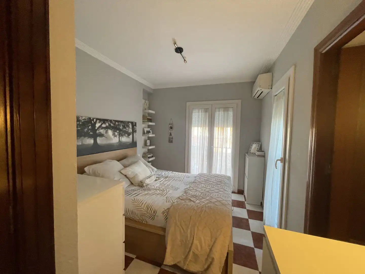 Schlafzimmer von Einfamilien-Reihenhaus zum Verkauf in Gines mit Klimaanlage, Heizung und Abstellraum