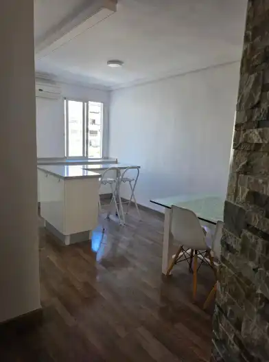 Cuina de Pis de lloguer en  Valencia Capital amb Aire condicionat, Forn i Rentadora