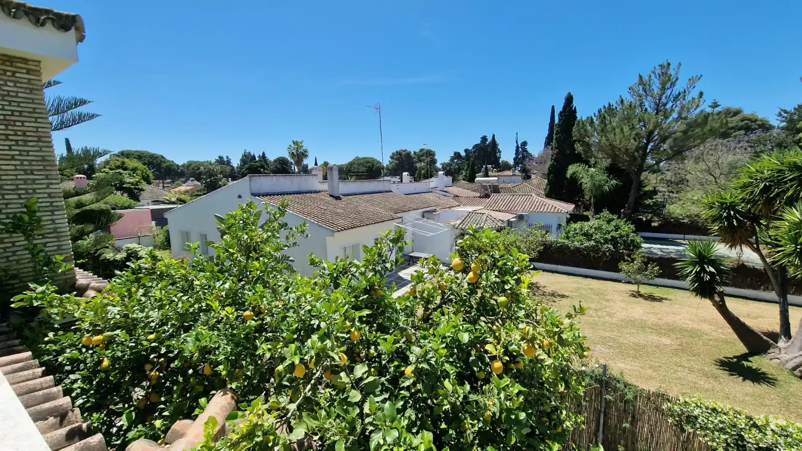 Exterior view of Detached homes for sale in El Puerto de Santa María  with Air Conditioner, Private garden and Storage room