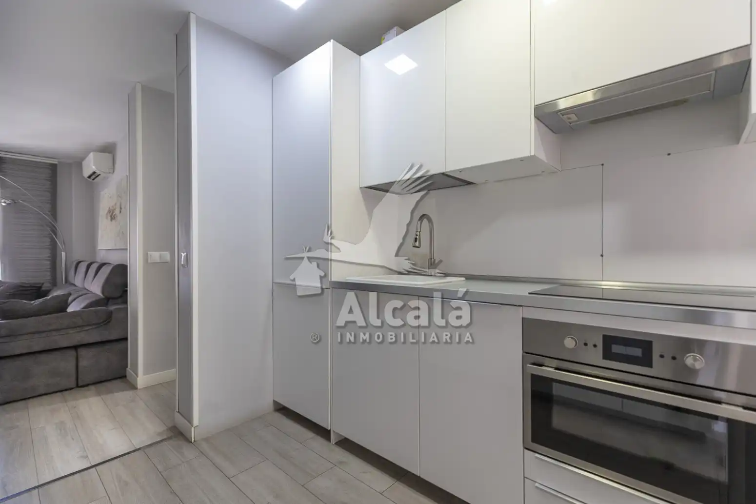 Cuina de Pis en venda en Madrid amb Aire condicionat, Calefacció i Terrassa