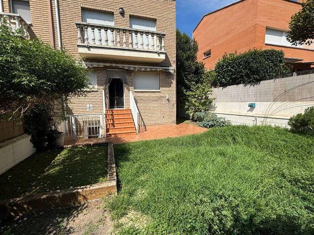 Casa-chalet en Alquiler en Les Comes