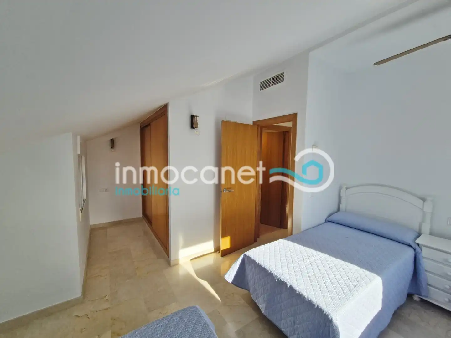 Dormitori de Casa o xalet en venda en Oliva amb Aire condicionat, Calefacció i Terrassa