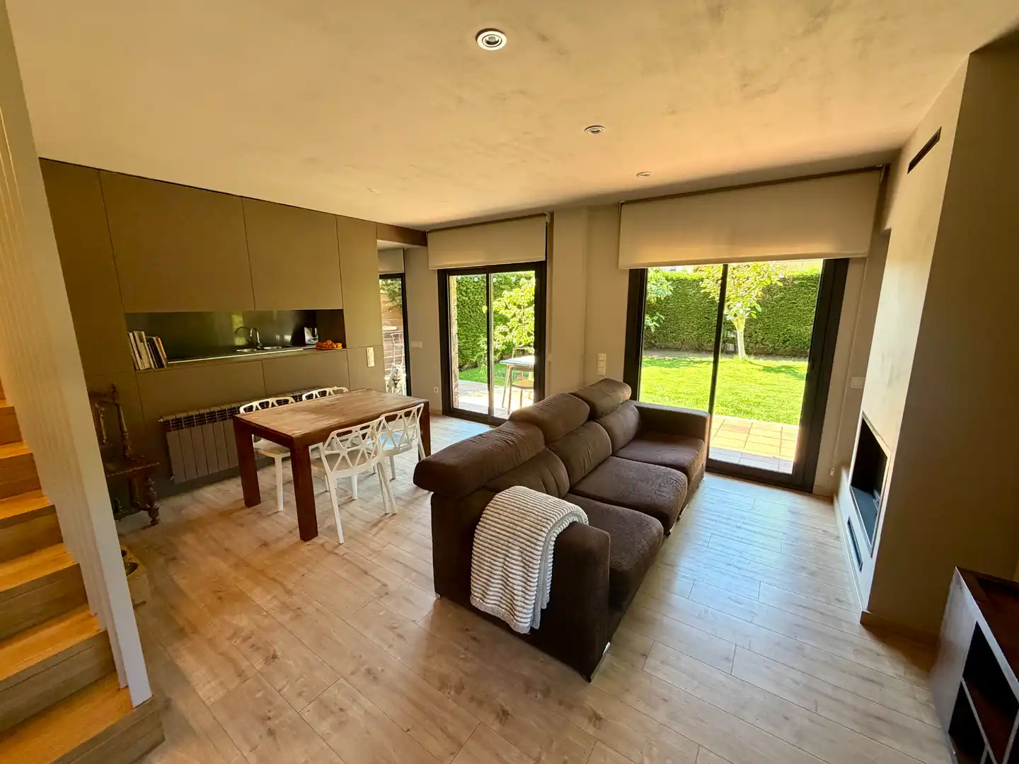 Sala d'estar de Casa adosada en venda en La Vall d'en Bas amb Calefacció, Jardí privat i Terrassa