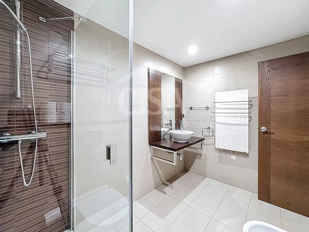 Baño de Piso de alquiler en Canillo con Calefacción, Amueblado y Horno