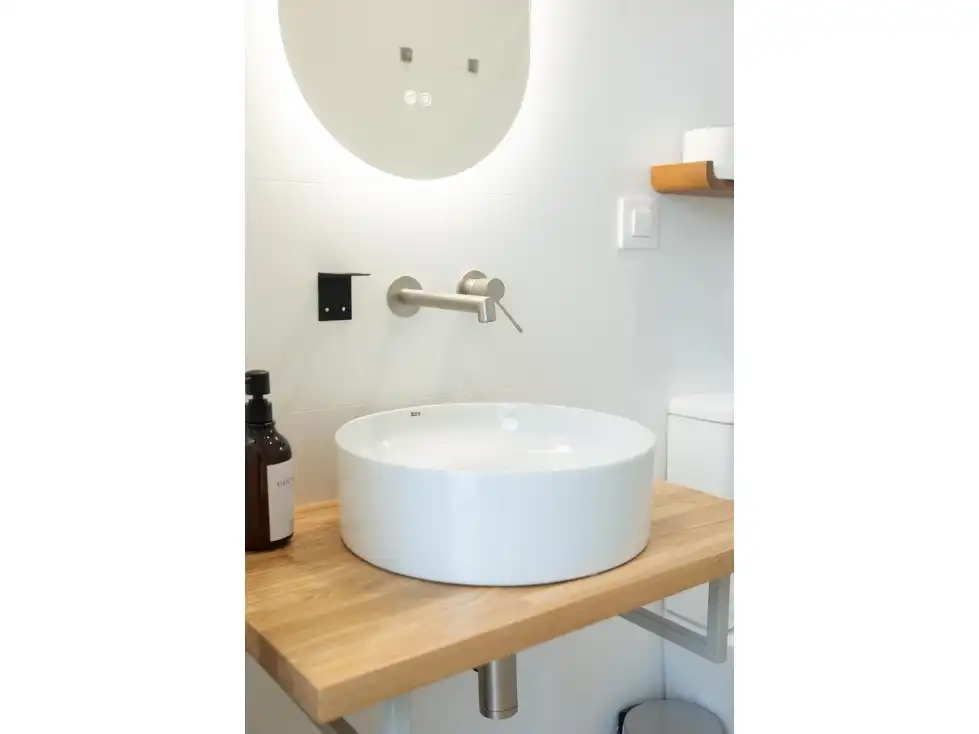 Bathroom of Flat for sale in Sevilla  with Terrace, Swimming Pool and Furnished