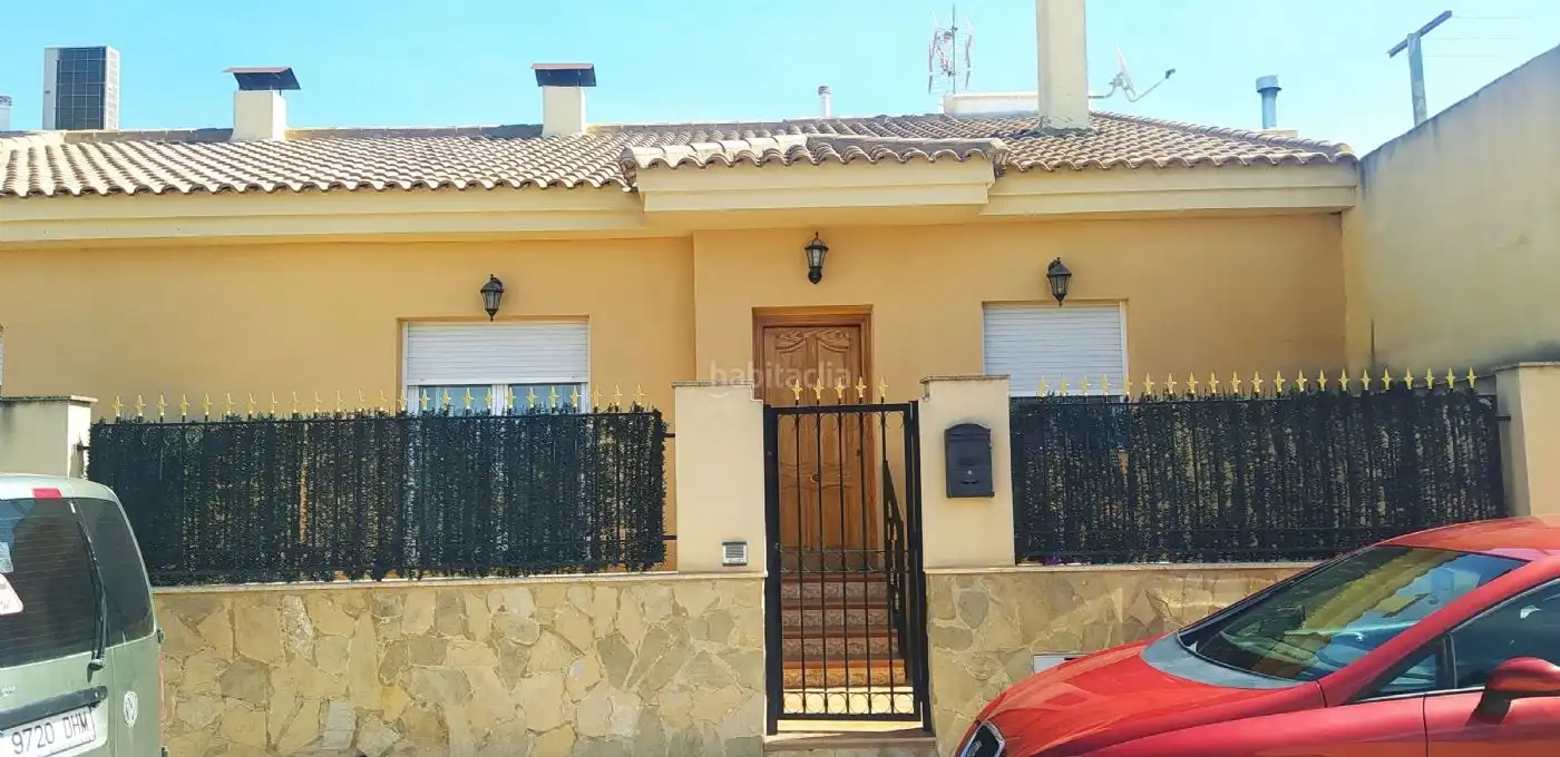 Flat for sale in Calle José Cerdá García 4