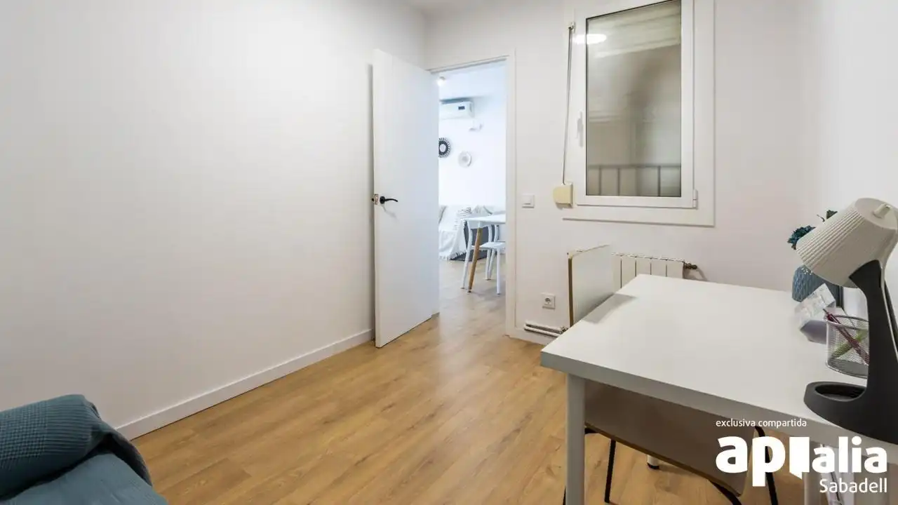 Habitación de Piso en venta en Sabadell con Aire acondicionado, Calefacción y Parquet