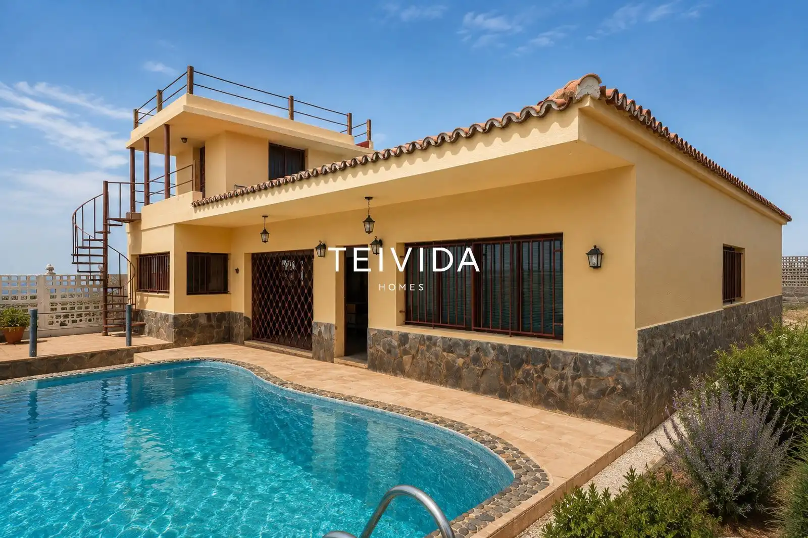 House with pool for sale in Llano Puerto