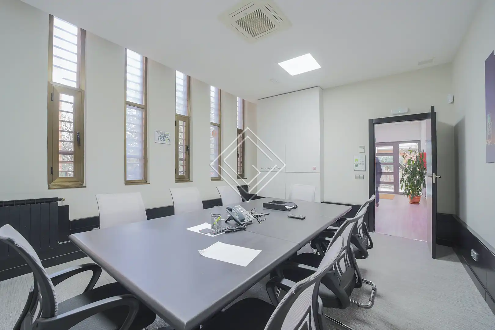 Büro zum Verkauf in Madrid mit Klimaanlage und Heizung