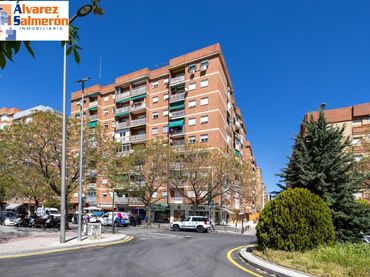 Pis amb ascensor en venda a Calle PINTOR ISMAEL DE LA SERNA