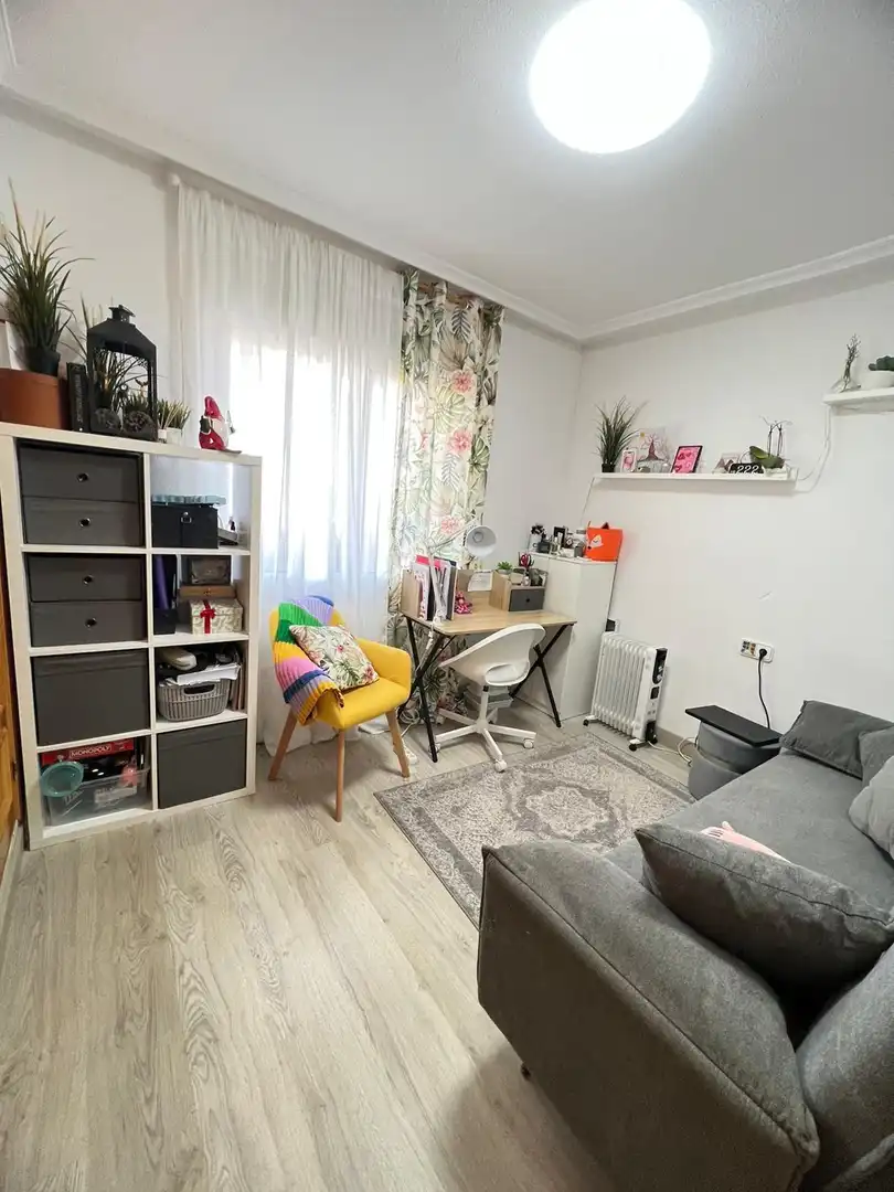Habitación de Apartamento en venta en Torrevieja con Jardín privado, Terraza y Amueblado