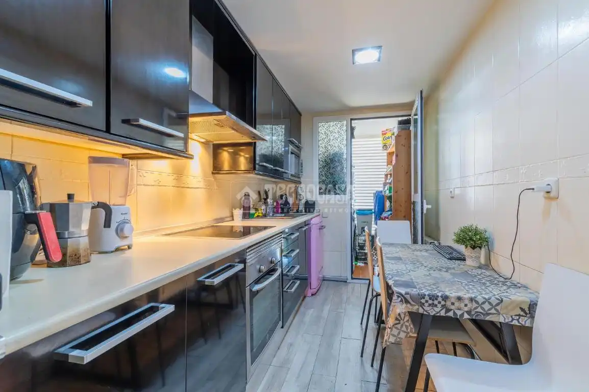 Cuina de Pis en venda en Arroyomolinos (Madrid) amb Parquet, Terrassa i Balcó