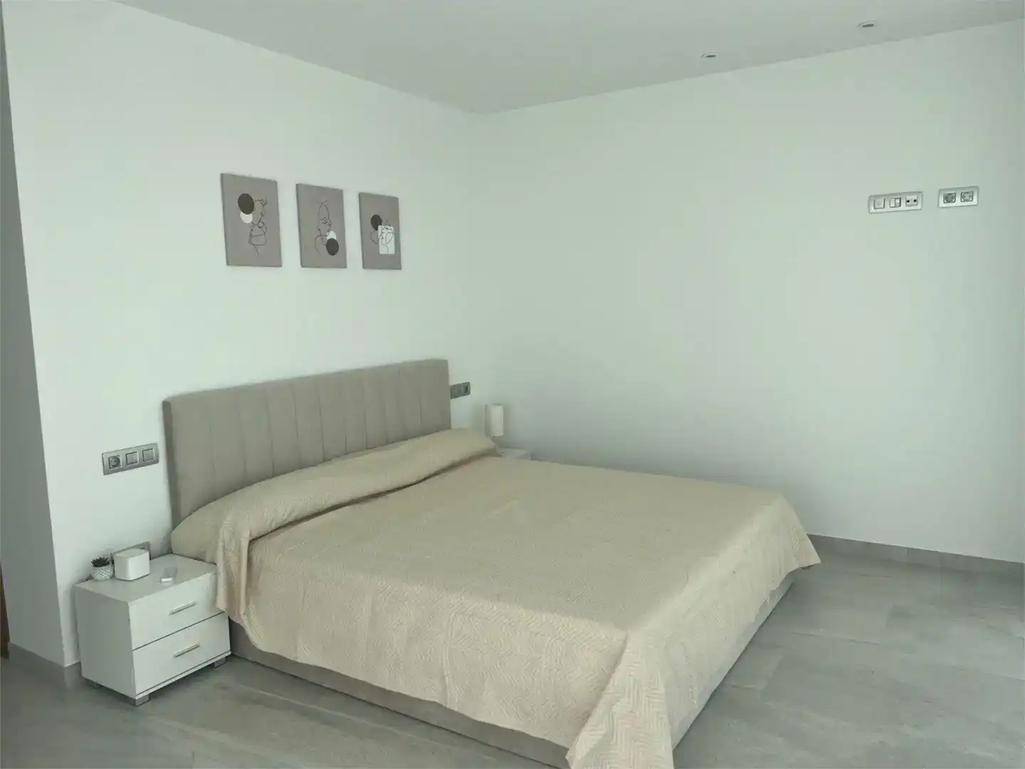 Habitación de Casa o chalet de alquiler en Benidorm con Aire acondicionado, Jardín privado y Trastero