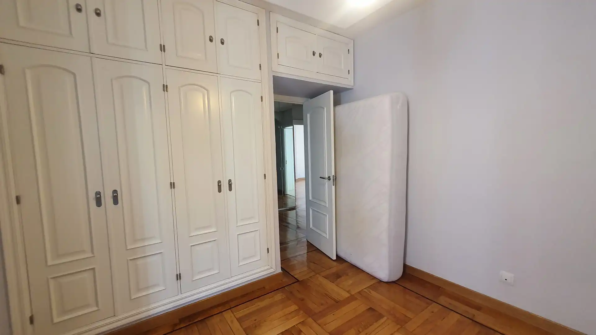 Flat for rent in Calle de San Bernardo, Universidad - Malasaña