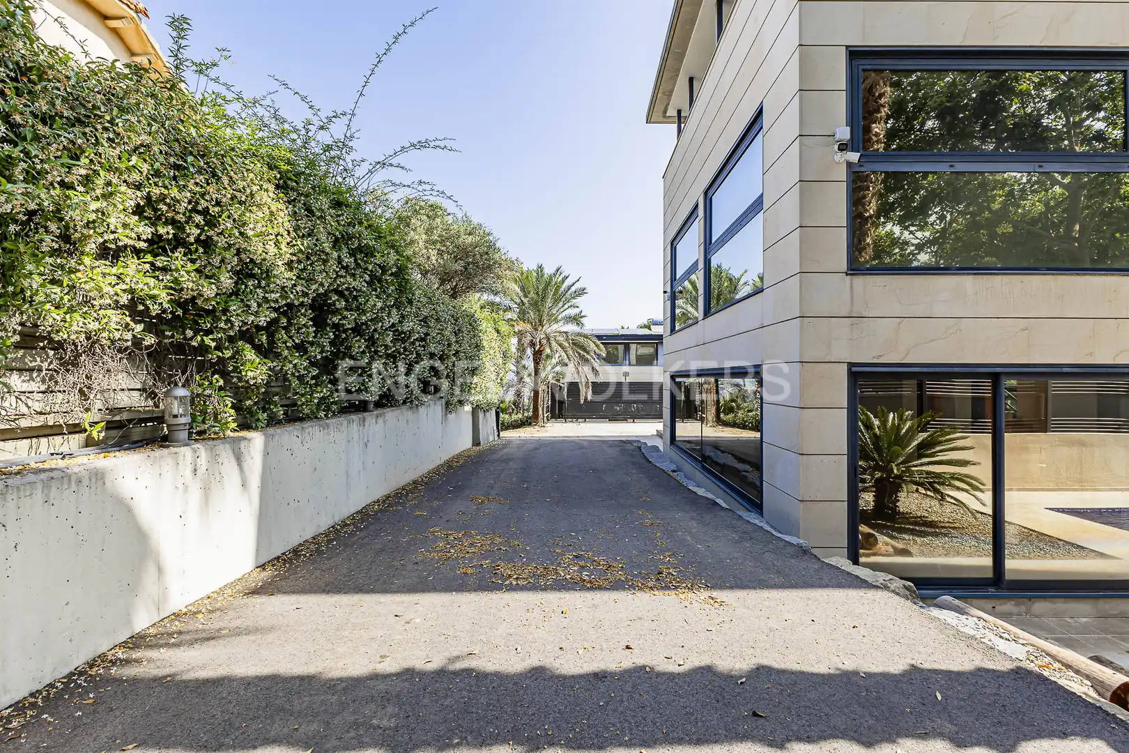 Exterior view of Houses for sale in Sant Cugat del Vallès  with Air Conditioner, Heating and Private garden