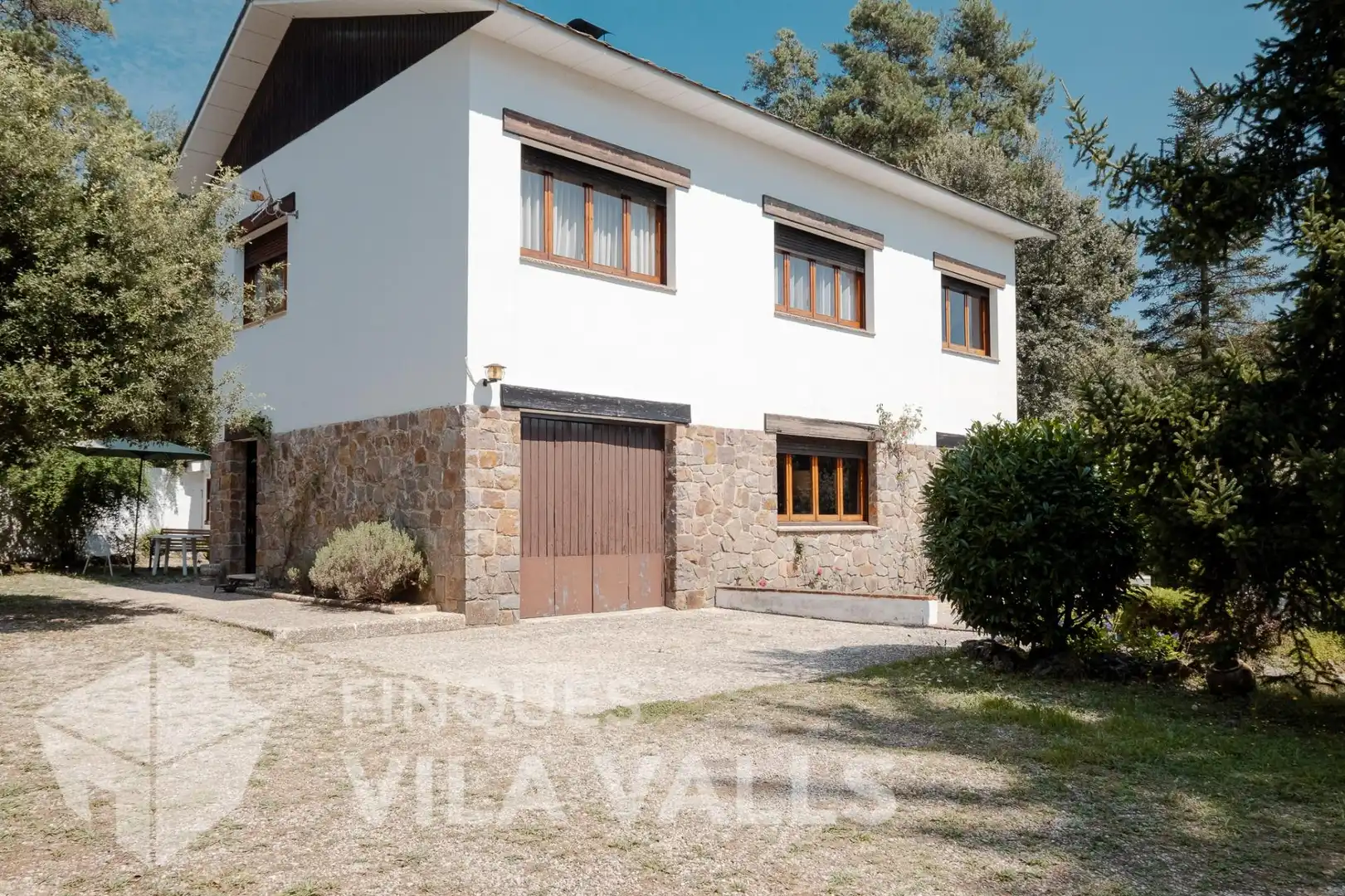 Vista exterior de Casa o xalet en venda en Sant Quirze Safaja amb Jardí privat
