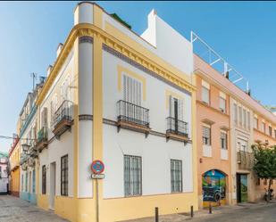 Vista exterior de Dúplex en venda en  Sevilla Capital amb Aire condicionat