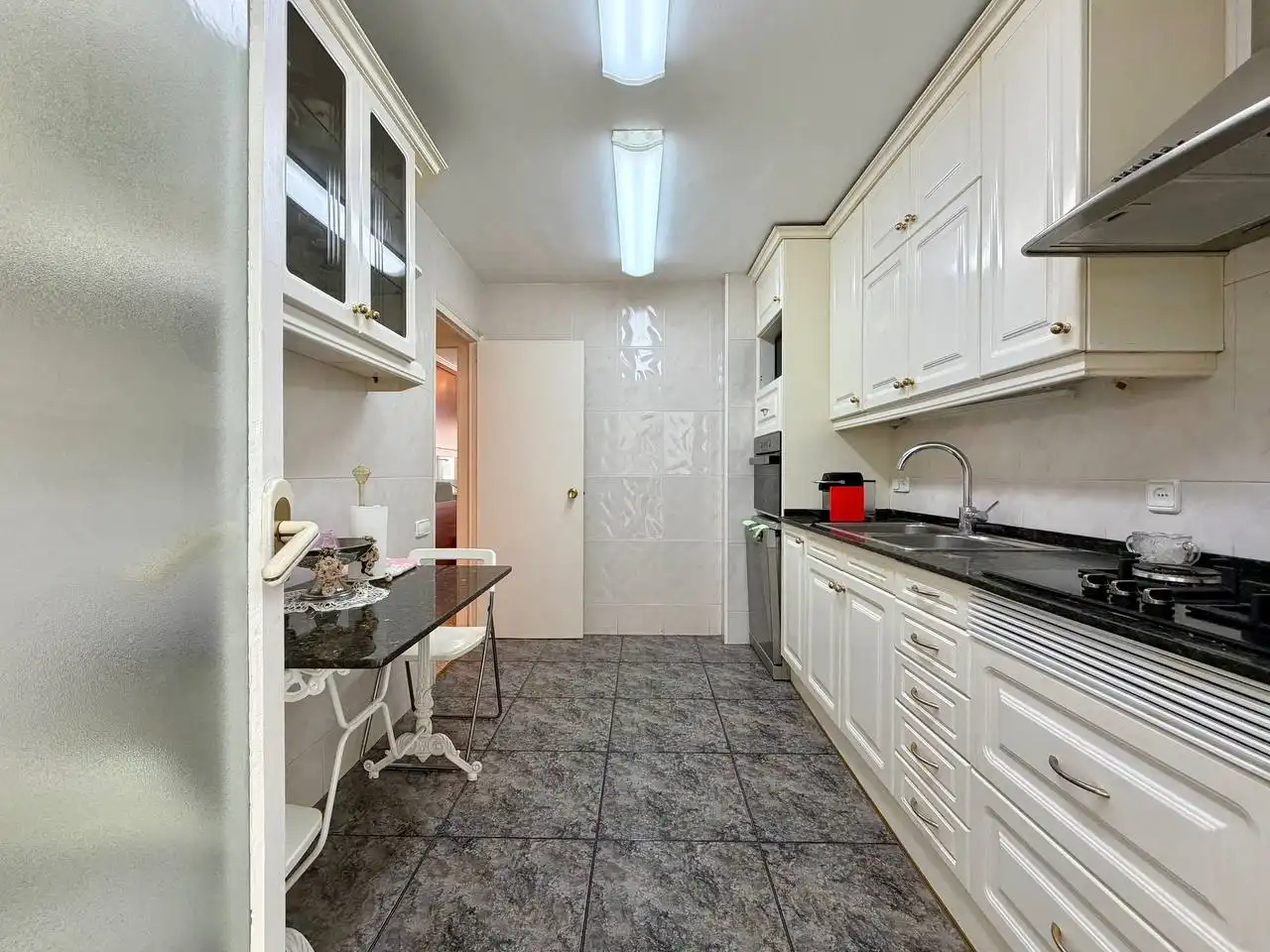 Cocina de Piso en venta en Barcelona con Aire acondicionado, Amueblado y Balcón