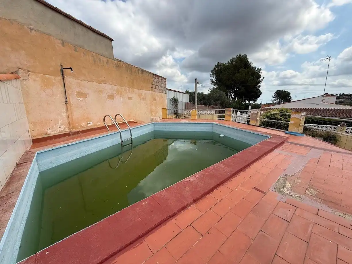 Detached house with pool for sale in Montserrat, imagen 3