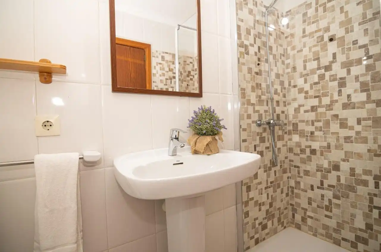 Casa rústica amb piscina en venda a Llubí, imagen 23