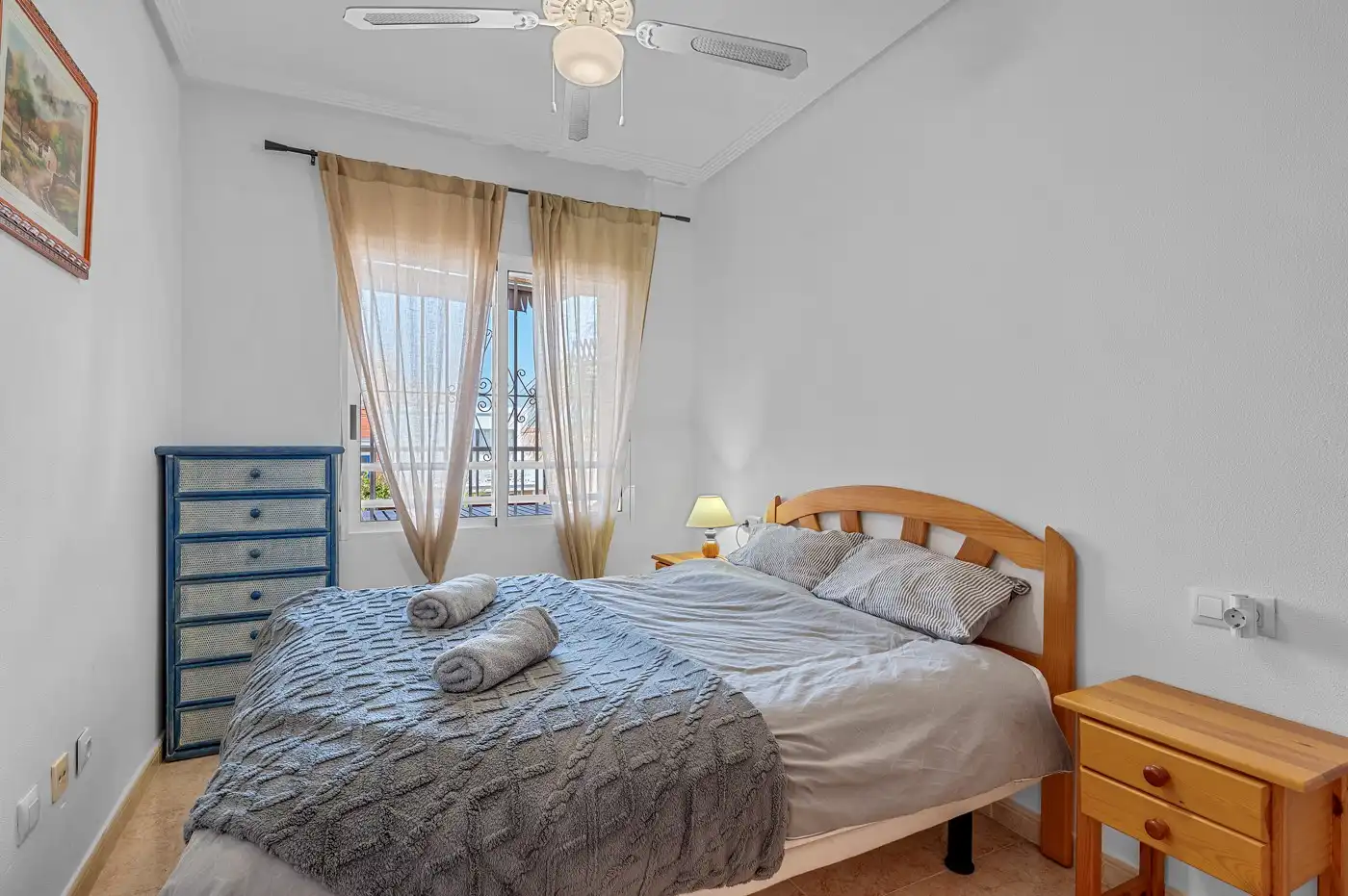 Habitación de Apartamento en venta en Torrevieja con Aire acondicionado, Amueblado y Horno
