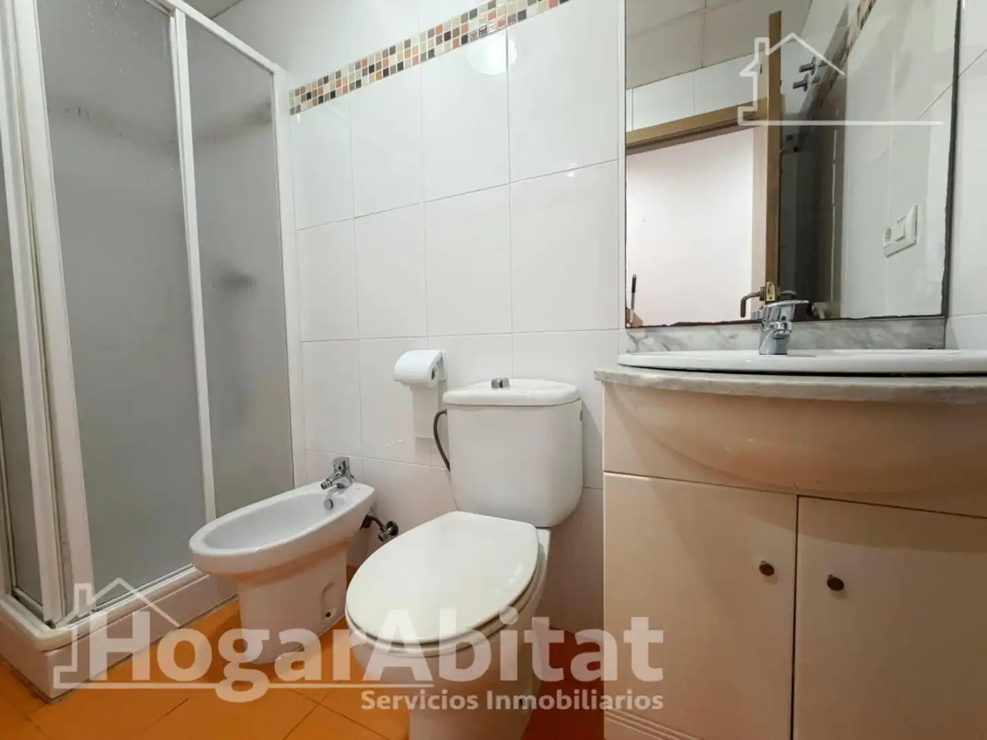 Baño de Piso en venta en Benaguasil con Aire acondicionado, Calefacción y Terraza