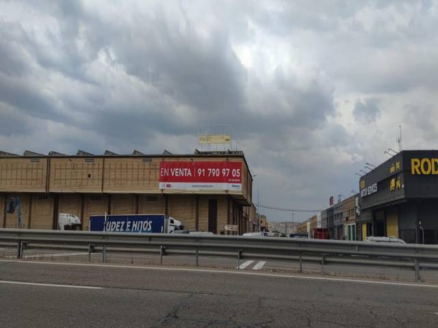 Nave industrial en Venta en Venta del Olivar