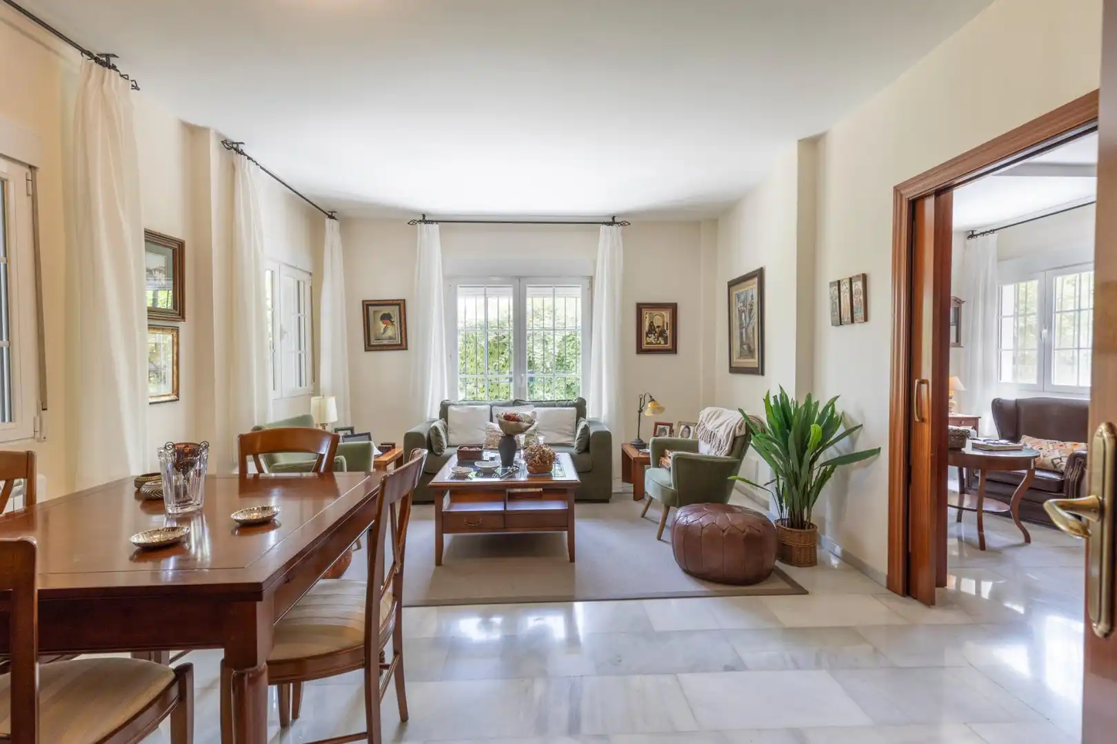 Sala d'estar de Casa o xalet en venda en La Zubia amb Aire condicionat, Calefacció i Jardí privat