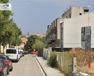 Vista exterior de Casa adosada en venda en Vilanova i la Geltrú amb Jardí privat, Terrassa i Balcó