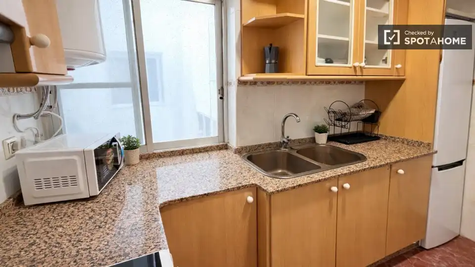 Cocina de Piso de alquiler en Valencia con Aire acondicionado, Calefacción y Amueblado