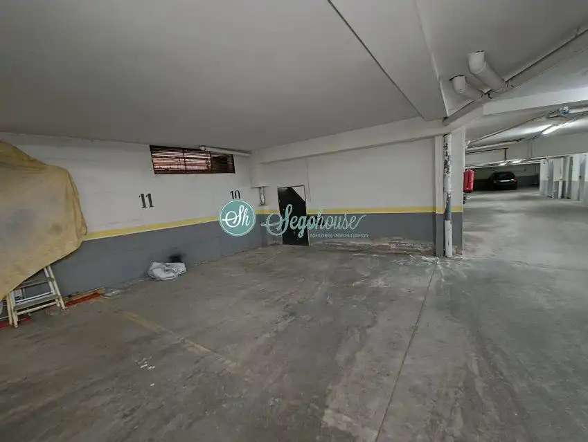 Parking de Piso en venta en San Cristóbal de Segovia con Calefacción, Trastero y Balcón