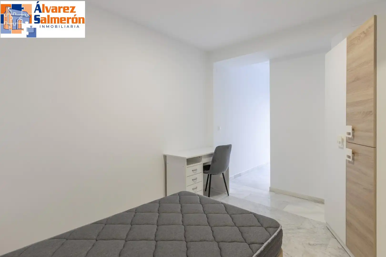 Bedroom of Flat for rent in Granada  with Air Conditioner and Furnished