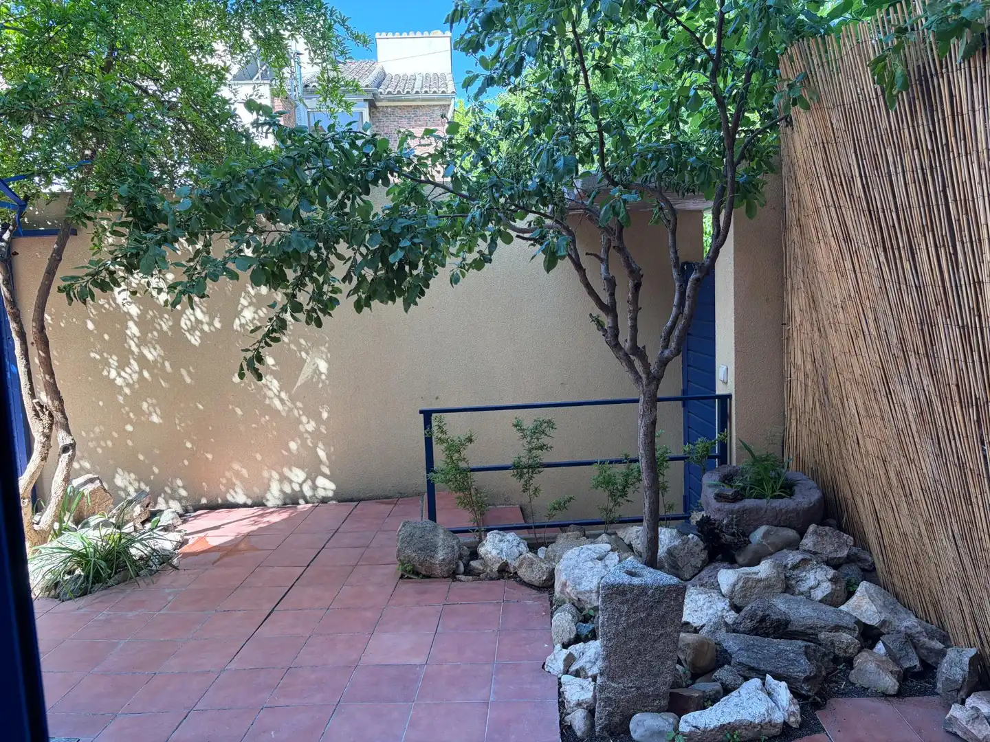 Terrassa de Casa o xalet en venda en Madrid amb Aire condicionat, Calefacció i Jardí privat