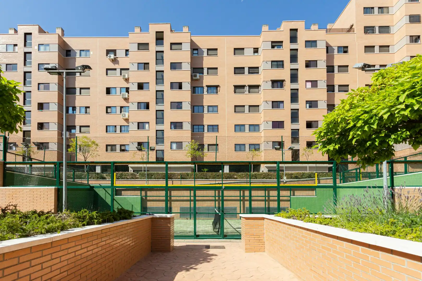 Vista exterior de Pis de lloguer en Madrid amb Aire condicionat, Calefacció i Jardí privat