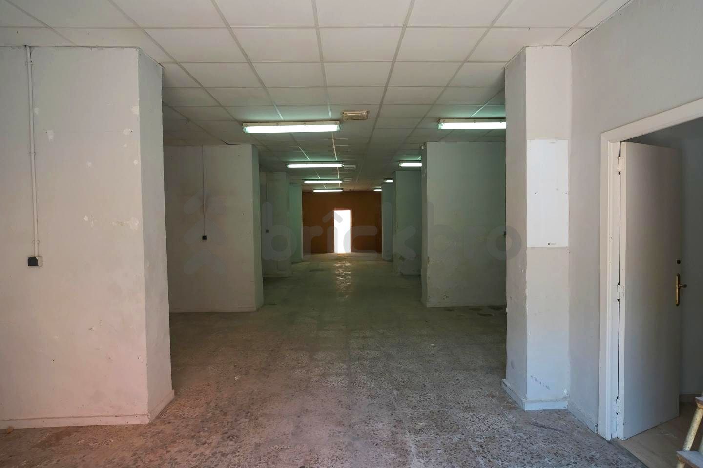 Premises for sale in  Valencia Capital  with Air Conditioner