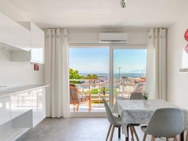 Appartement compact avec balcon à vendre à Almadrava - Canyelles - Puig-Rom