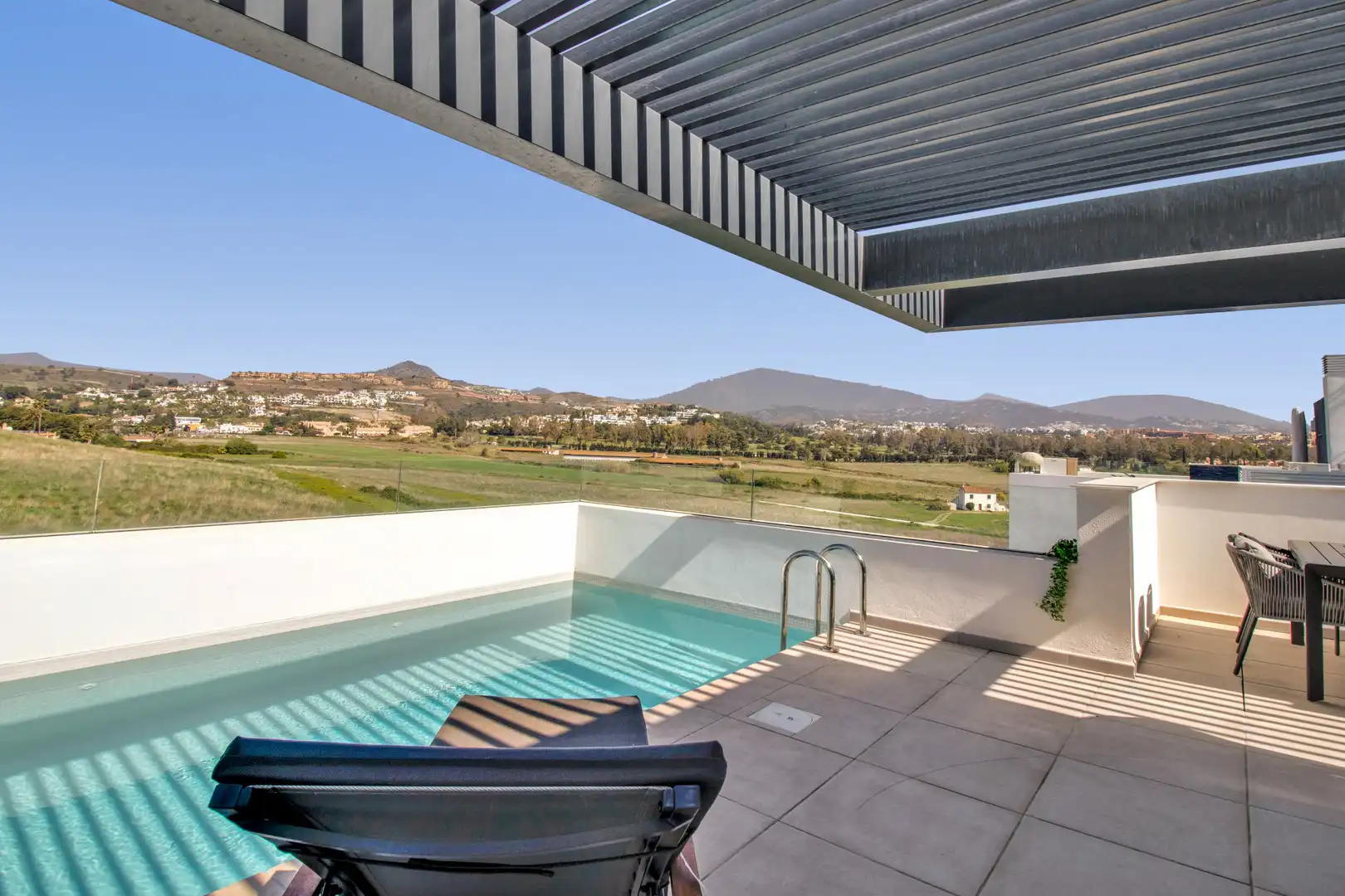 Penthouse with pool for sale in Marbella Centro