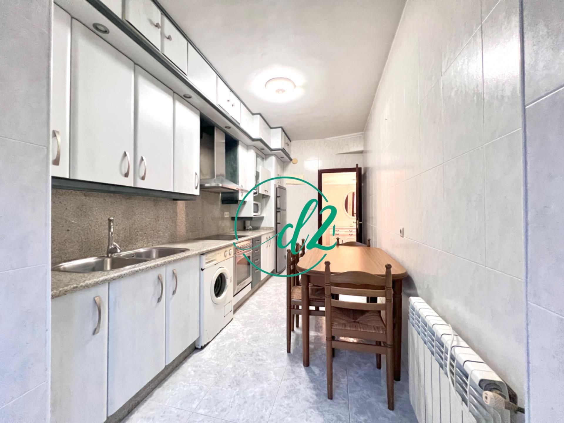 Kitchen of Flat to rent in Ourense Capital   with Heating