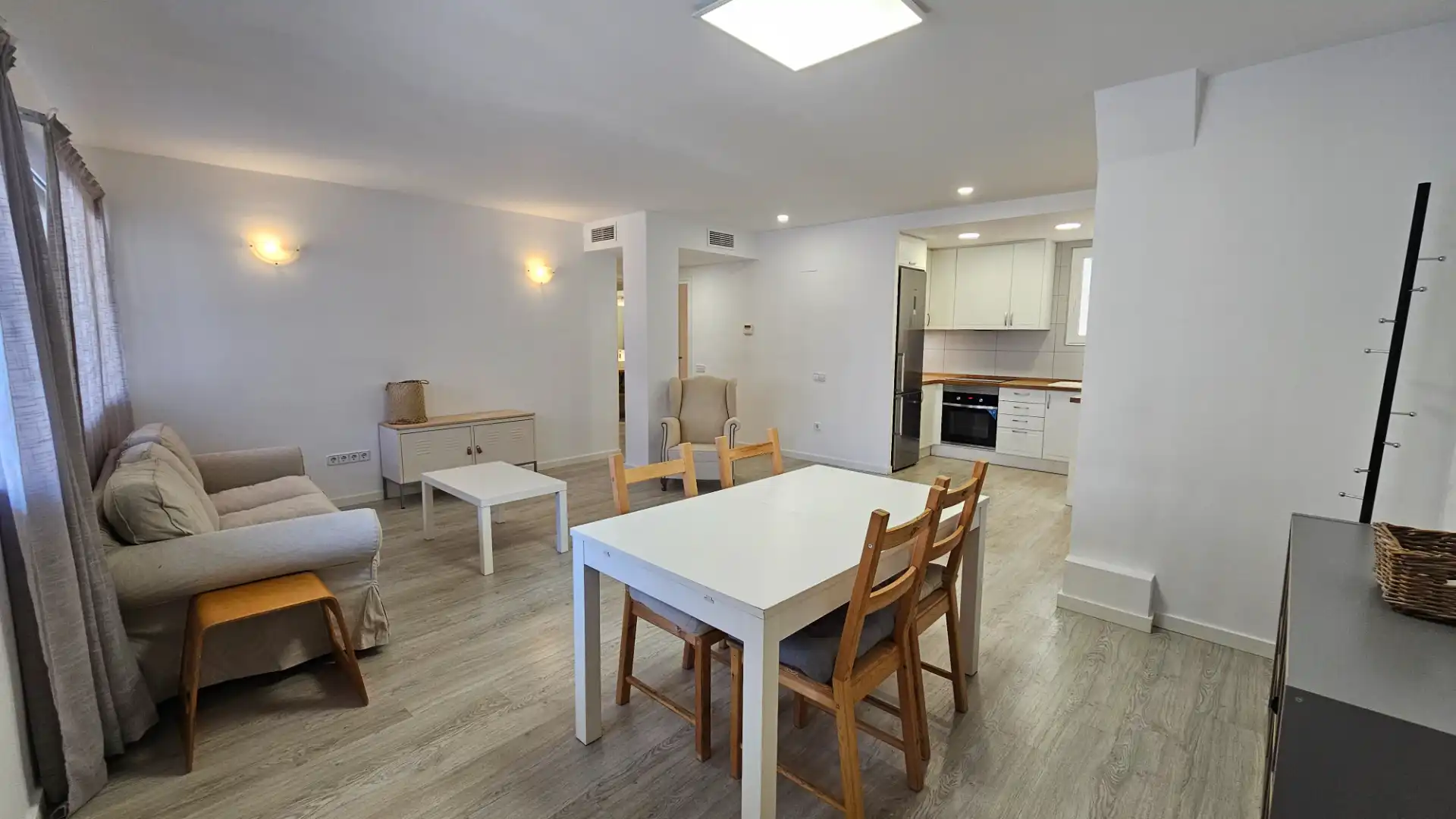 Wohnung zur Miete in Via Augusta, Llevant