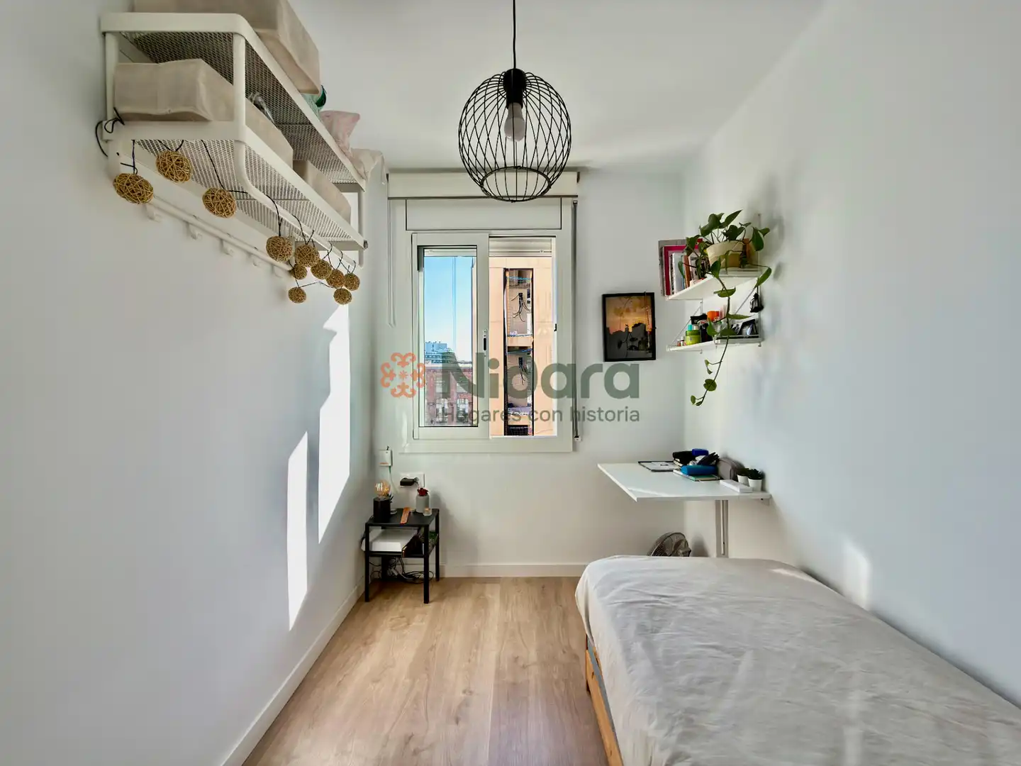 Bedroom of Flat for sale in Barcelona  with Air Conditioner, Heating and Parquet flooring