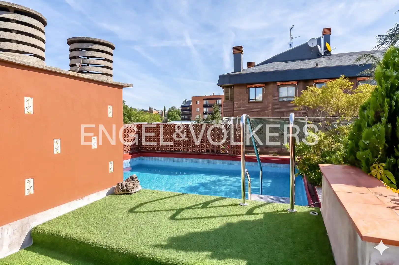 Piscina de Àtic en venda en Madrid amb Calefacció, Parquet i Terrassa