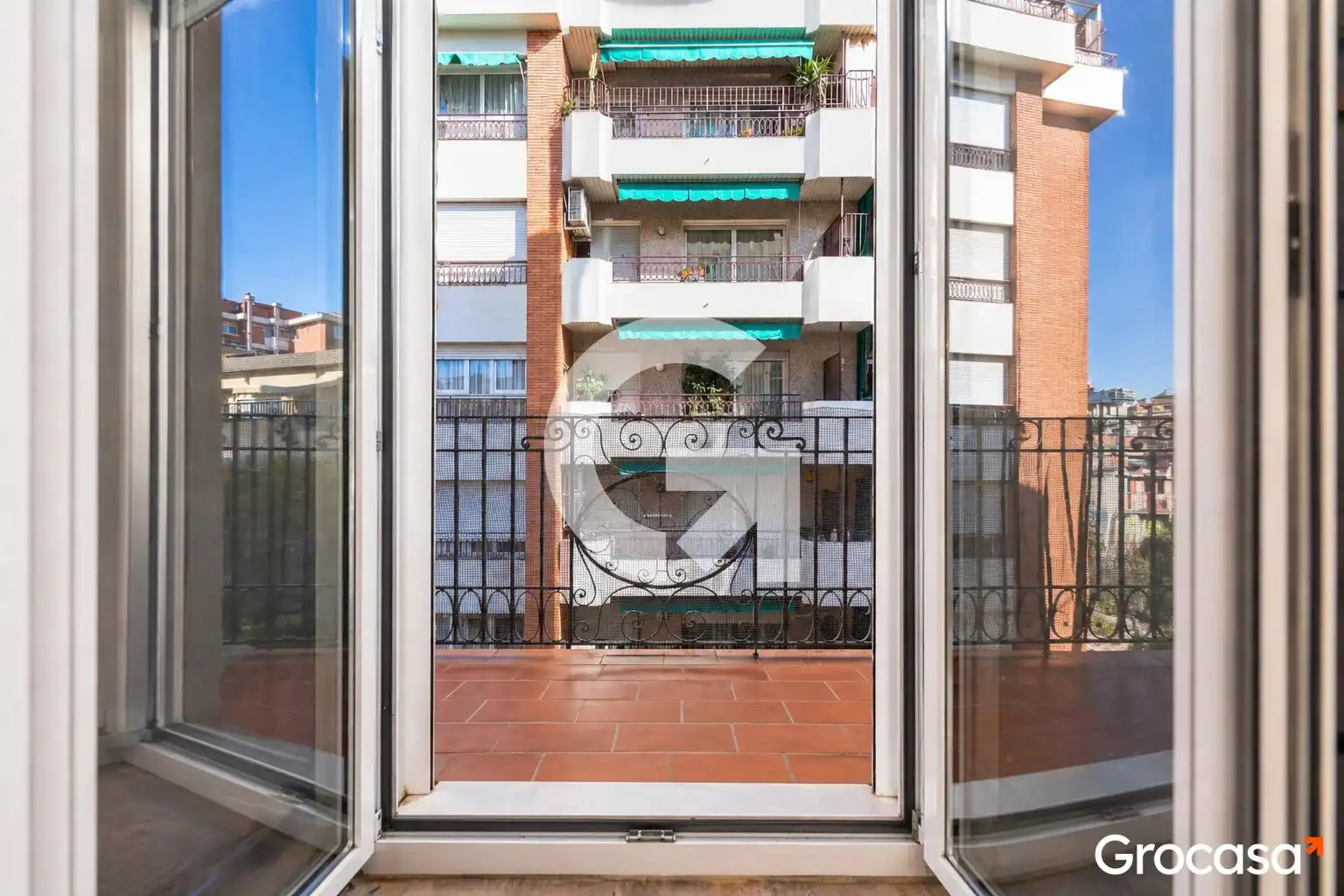 Balcony of Flat for sale in Barcelona  with Air Conditioner, Oven and Washing machine
