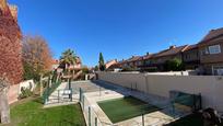 Exterior view of Single-family semi-detached for sale in Alcalá de Henares  with Air Conditioner, Heating and Private garden