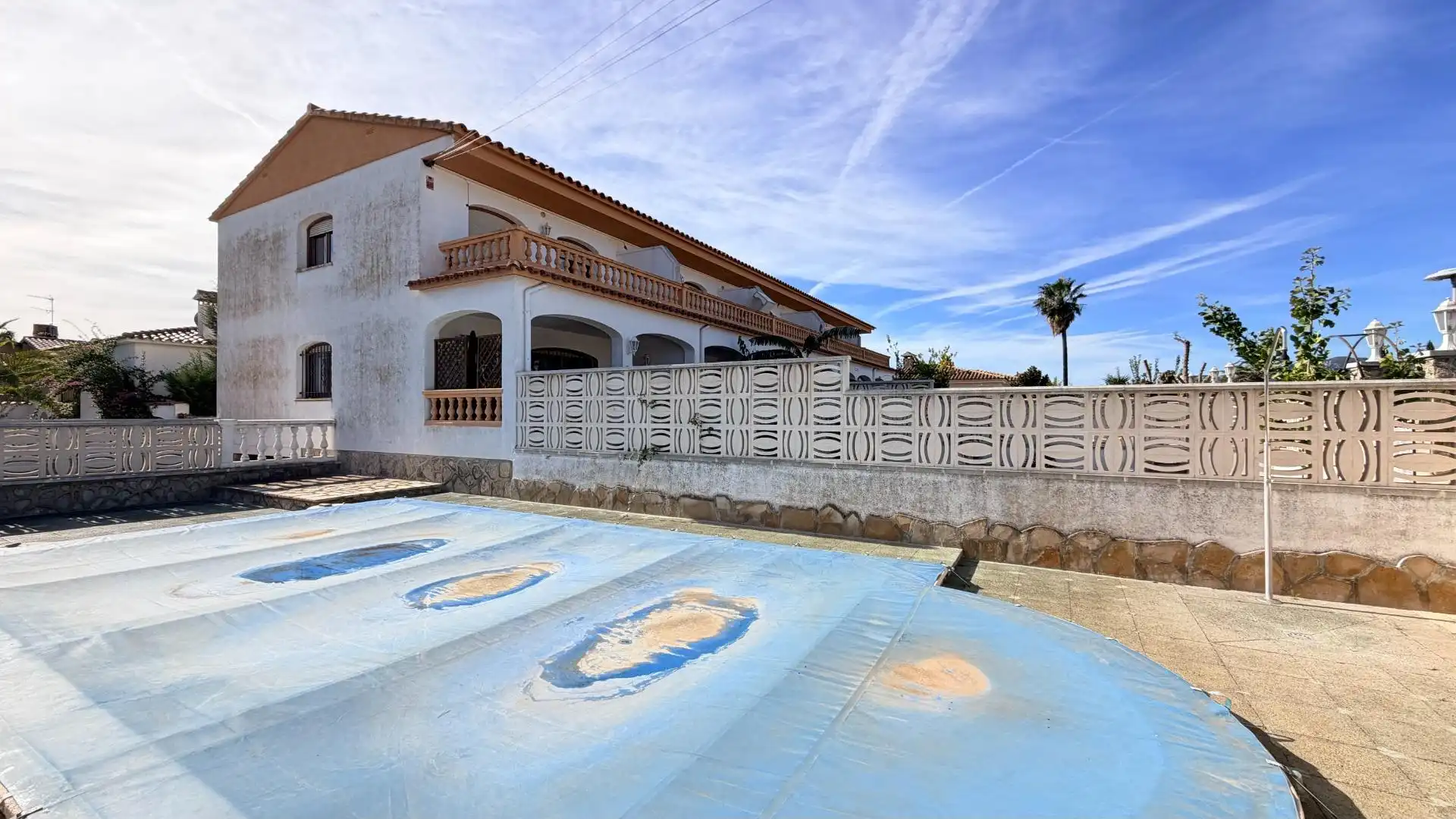 Swimming pool of Detached homes for sale in Platja de Mont-roig