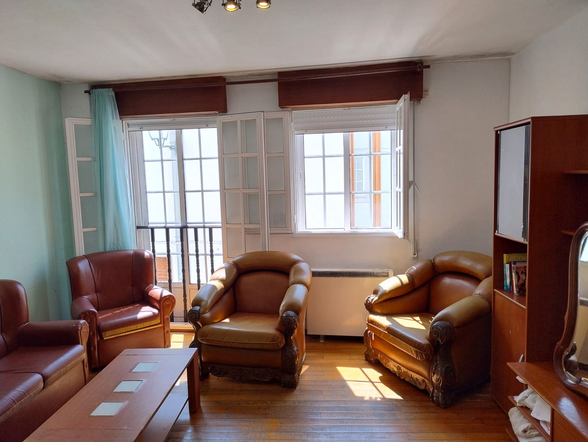 Living room of Flat for sale in Santiago de Compostela   with Heating, Terrace and Furnished