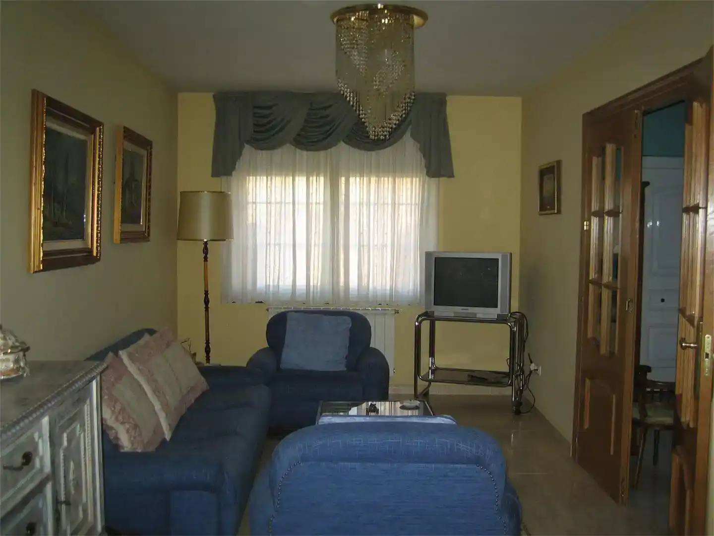 Sala de estar de Casa o chalet en venta en Gradefes con Piscina y Balcón