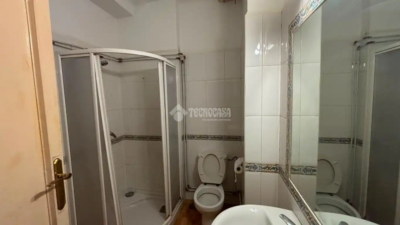 Bany de Edifici en venda en Jaén